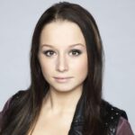 Senta Sofia Delliponti startet als Oonagh musikalisch durch