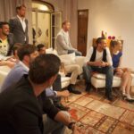 Die Bachelorette 2014 – Anna und die Jungs im Wohnzimmer
