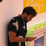 Yasin erhält Nachricht