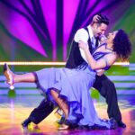 Let’s Dance 2020 Show 1 – Steffi Jones und Robert Beitsch tanzen Quickstep