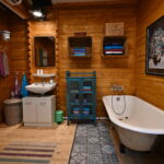 Big Brother 2020 - Das Badezimmer im Blockhaus