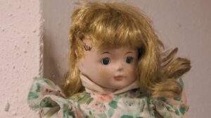 Das Sommerhaus der Stars 2020 Folge 10 - Caro als Puppe