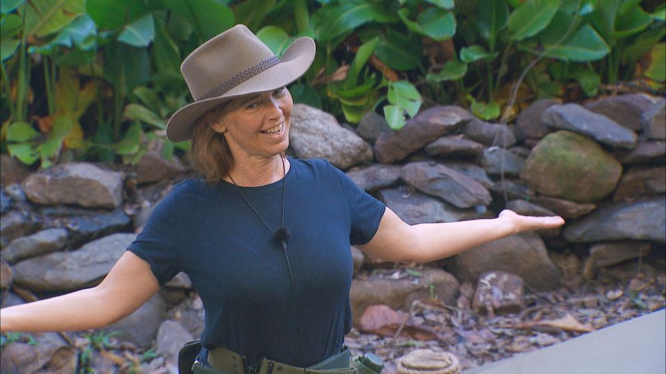Dschungelcamp 2022 Tag 9 - Tina Ruland freut sich über die neun Sterne