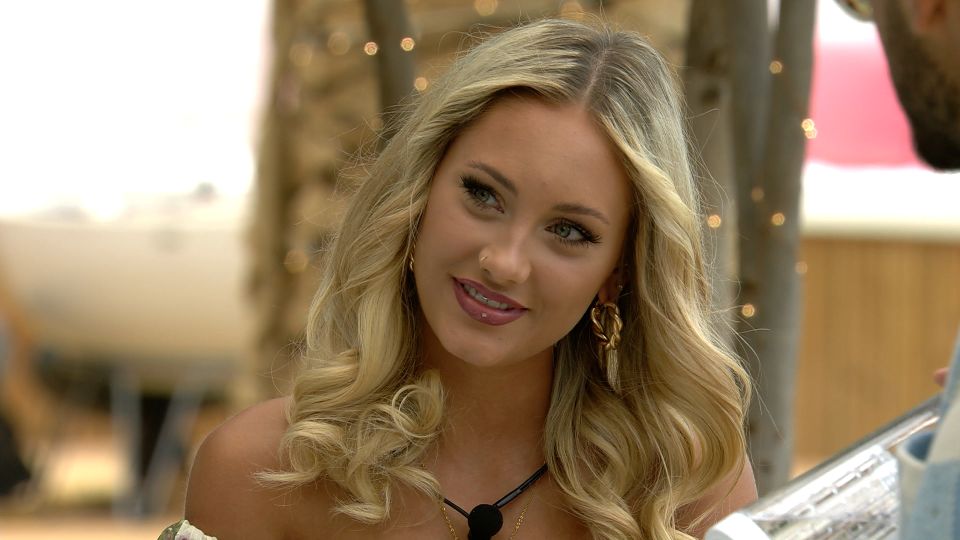Love Island 2022 Tag 16 - Granate Carina in der Villa